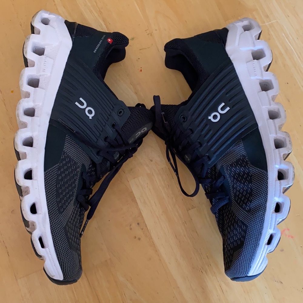 On cloud swift running sneakers
